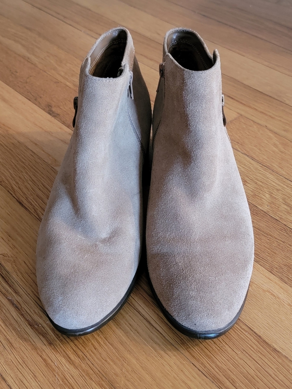 Aerosoles "Mythology" tan suede booties